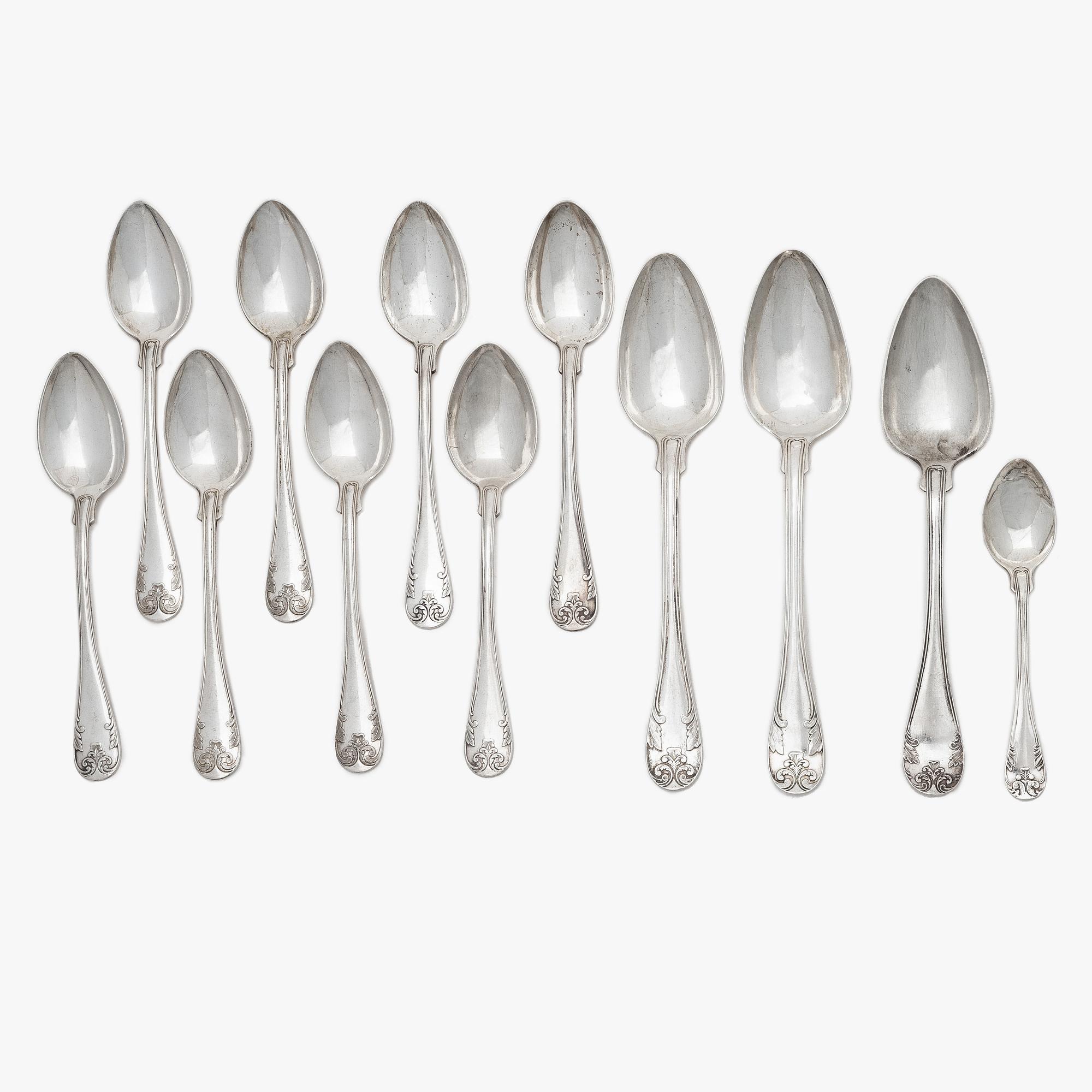 Skedar, 12 st, silver, modell Gammal fransk, Sverige, bl a med stämplar S Pettersson, Linköping 1862.