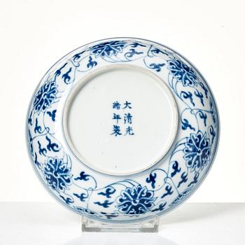 Fat, porslin. Qingdynastin med Guangxus sex karaktärers märke.