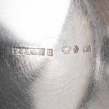 Skålar, 2 st, silver, GAB, Stockholm 1919, resp KG Markströms, Uppsala 1925.