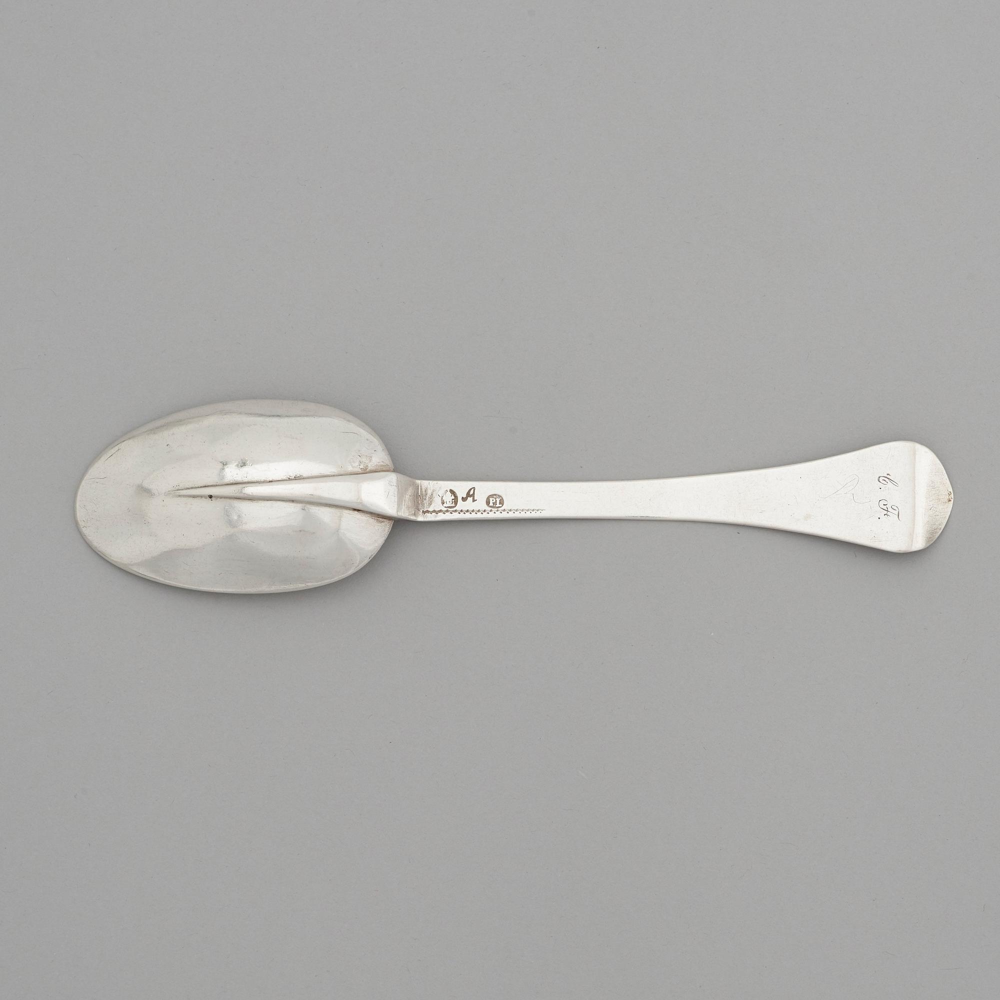 A Swedish early 18th century silver spoon, mark of Petter Lund 1713.