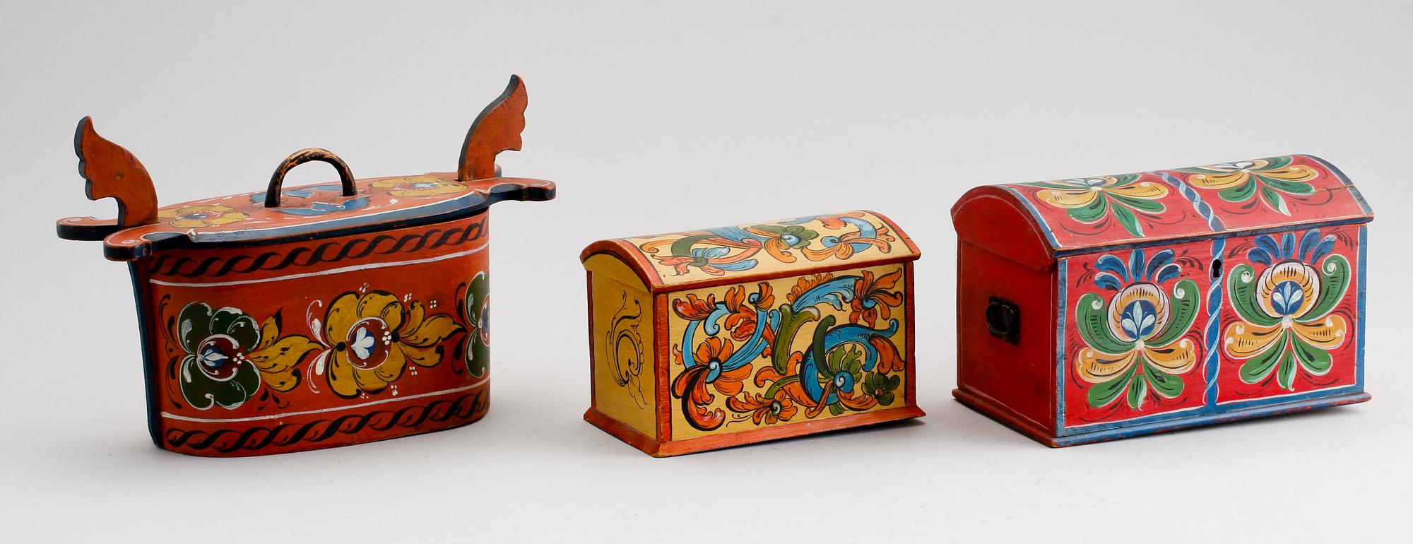 SKRIN, 2 st samt SVEPASK, trä, sannolikt Norge, 1900-talets första hälft.