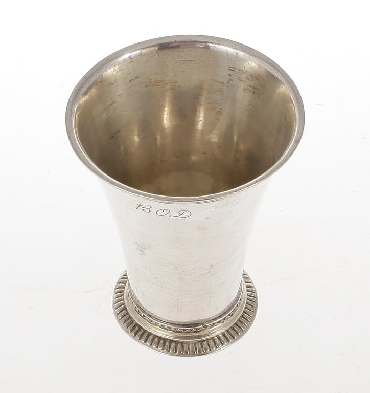 BÄGARE, silver, Peter Stenfeldt, Gävle 1763. Vikt ca 63 gram.