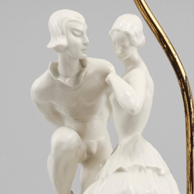 BORDSLAMPA, signerad Claire Volkhart samt daterad 1913.