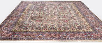 A Kerman carpet, approx. 420 x 300 cm.