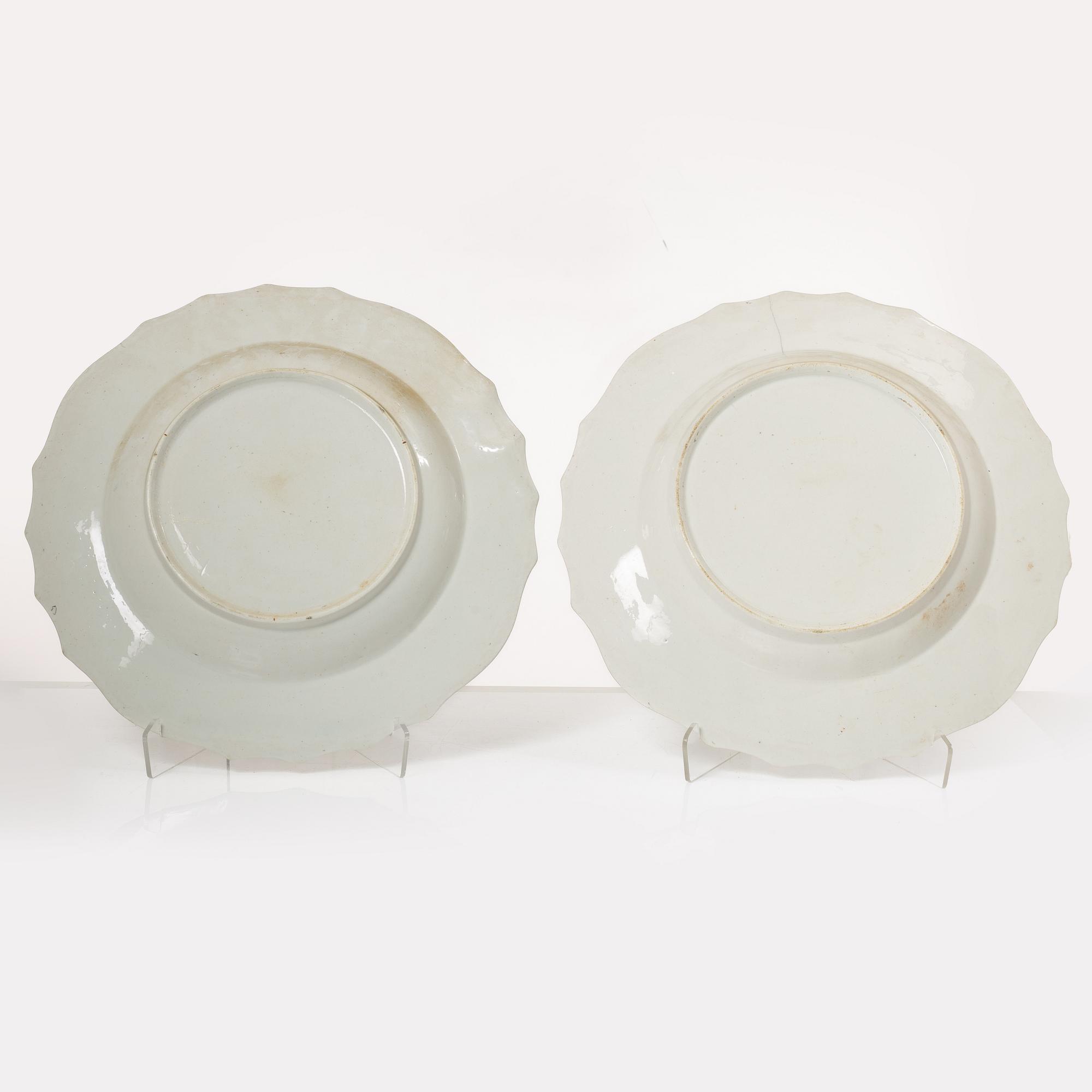 A pair of large serving dishes, unmarked, 19th century.