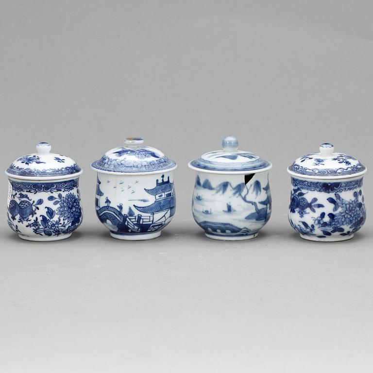 CREMEKOPPAR, 4 st, porslin, Kina, porslin, Kina, 1700-/1800-tal.