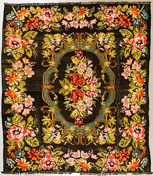 A so called rose kelim, 263 x 232 cm.