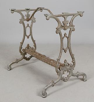 BORDSUNDERREDE, gjutjärn, 1900-talets början.