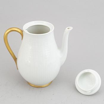 Louise Adelborg, Mat, kaffe- och teservis, Porslin, 110 delar, "Swedish Grace"/"Nationalservisen", Rörstrand.