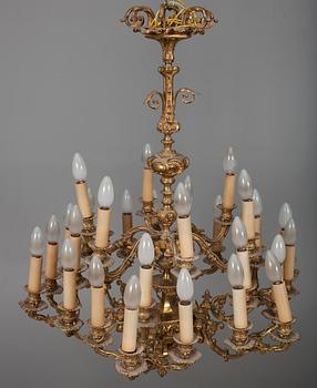 TAKKRONA för 30 ljus, förgylld brons, Frankrike, 1800-talets andra hälft.