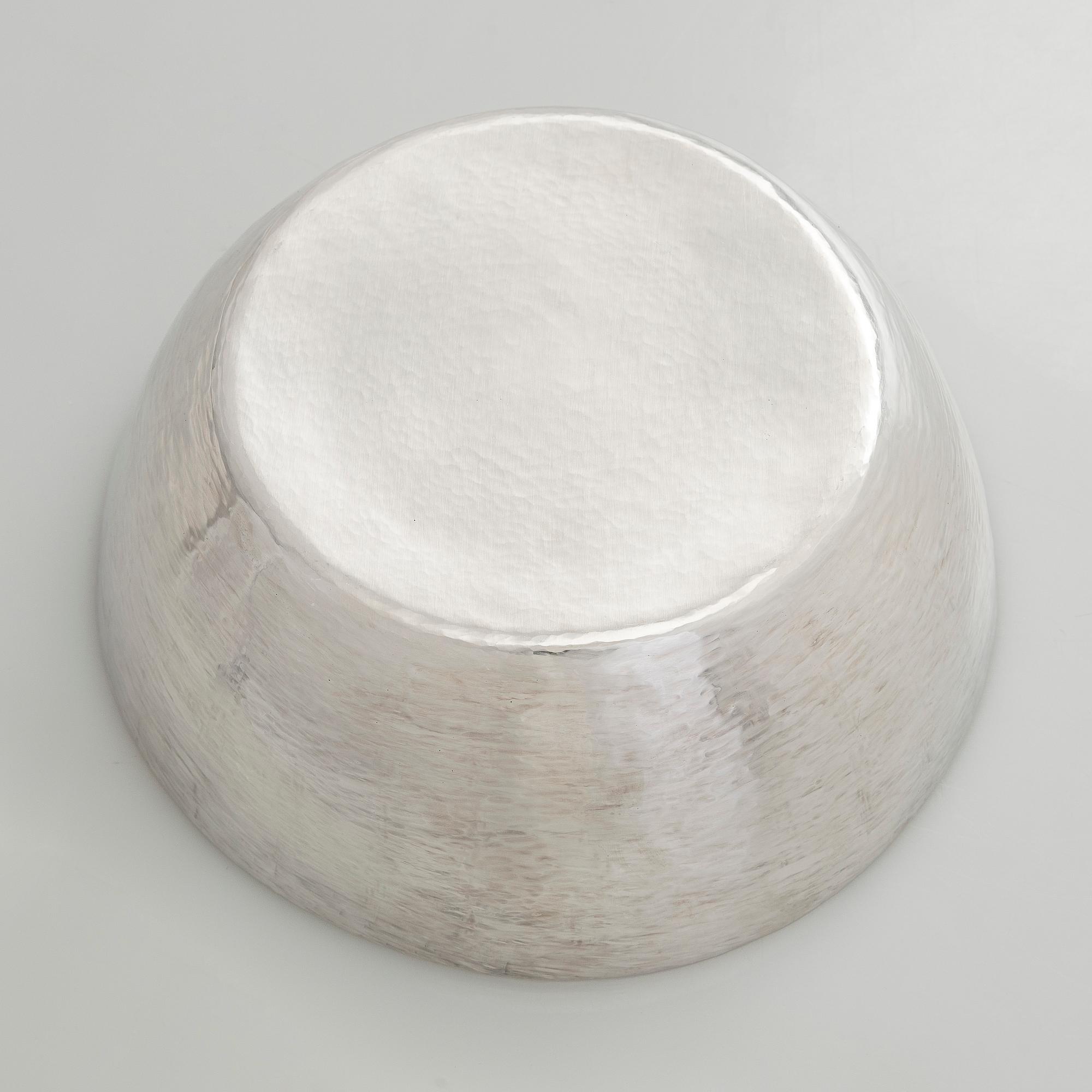 Tapio Wirkkala, malja, hopeaa, malli 243, Kultakeskus Hämeenlinna 2007.