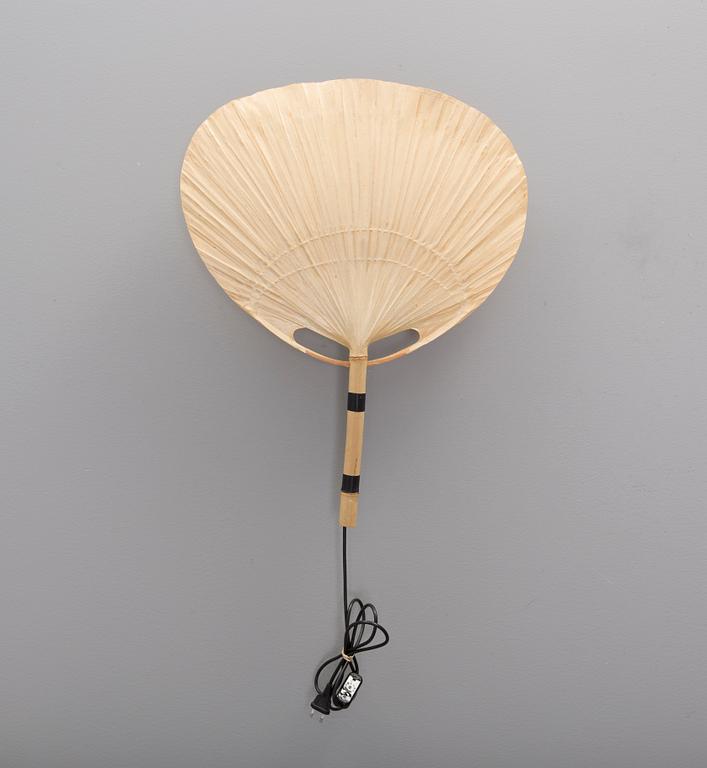 VÄGGLAMPA, "Uchiwa" bambu och rispapper, Design Ingo Maurer, Tyskland, 1973.