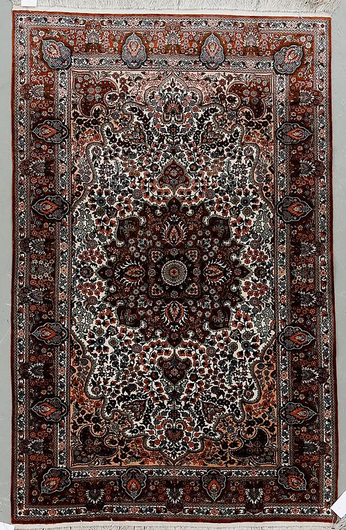 MATTA, Hereke, silke. Ca 150x95 cm.