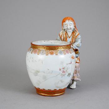 SKÅL, porslin, Japan. Omkring 1900.