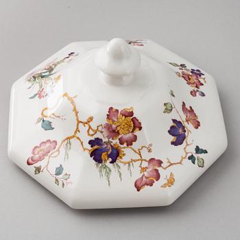 A part 'Devon Rose' dinner and coffee/teaservice, England, Wedgwood, designed 1971-1991 (68 pieces).