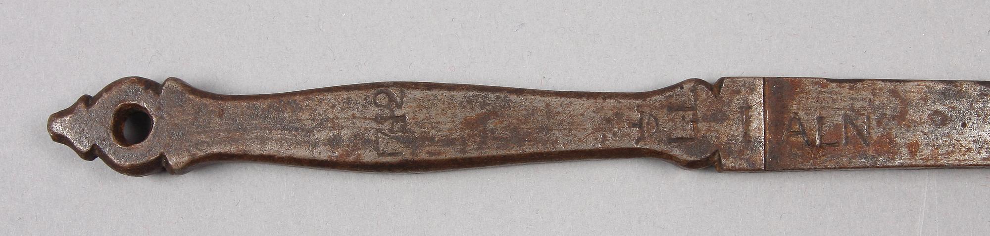 MÅTTSTOCK, järn, märkt ALN, dat 1742.