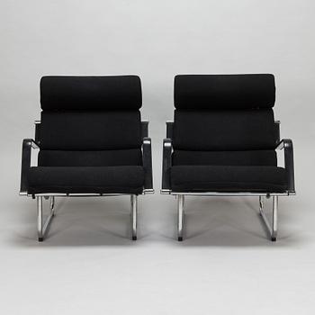 Yrjö Kukkapuro, a 1980s pair of 'Remmi' armchairs for Avarte.