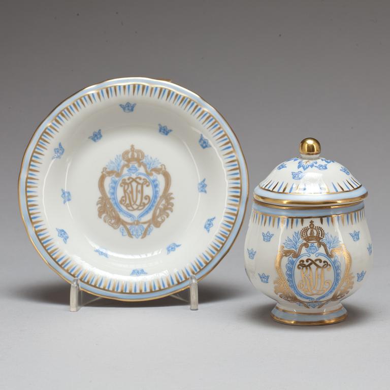 CREMEKOPPAR, 13 st, porslin, Rörstrand, efter Gripsholmsservisen.