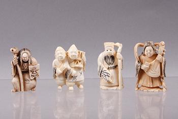 NETSUKE, 4 st, ben, Japan, 1900-tal.