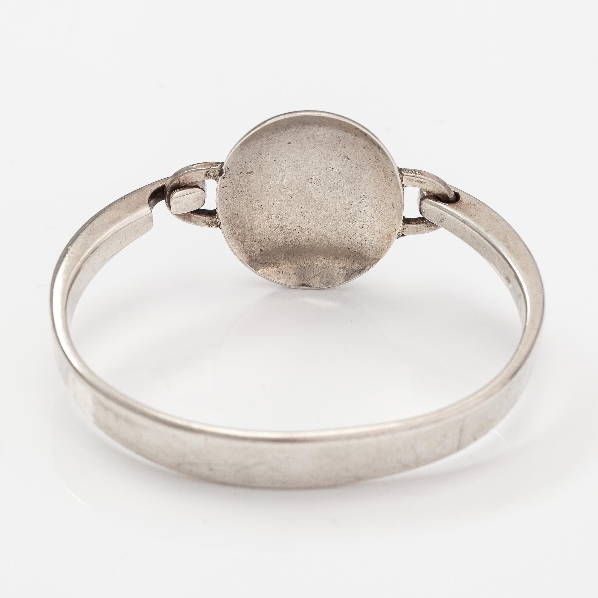 Pekka Piekäinen, A sterling silver and enamel bracelet. Auran kultaseppä, Turku 1975.
