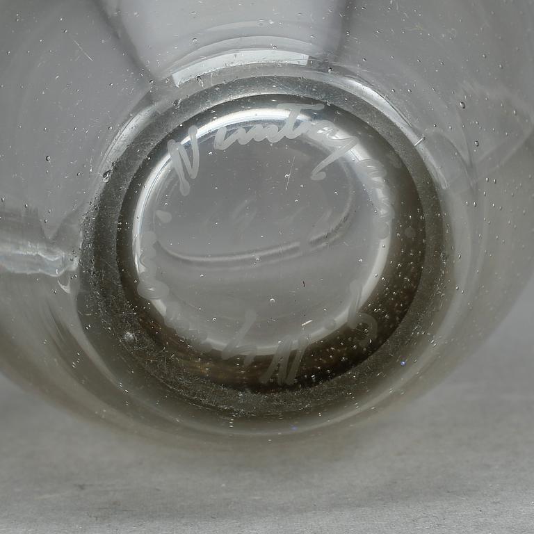 VAS SAMT SKÅL, glas, Gunnel Nyman, Notsjö, en signerad med syrapenna.