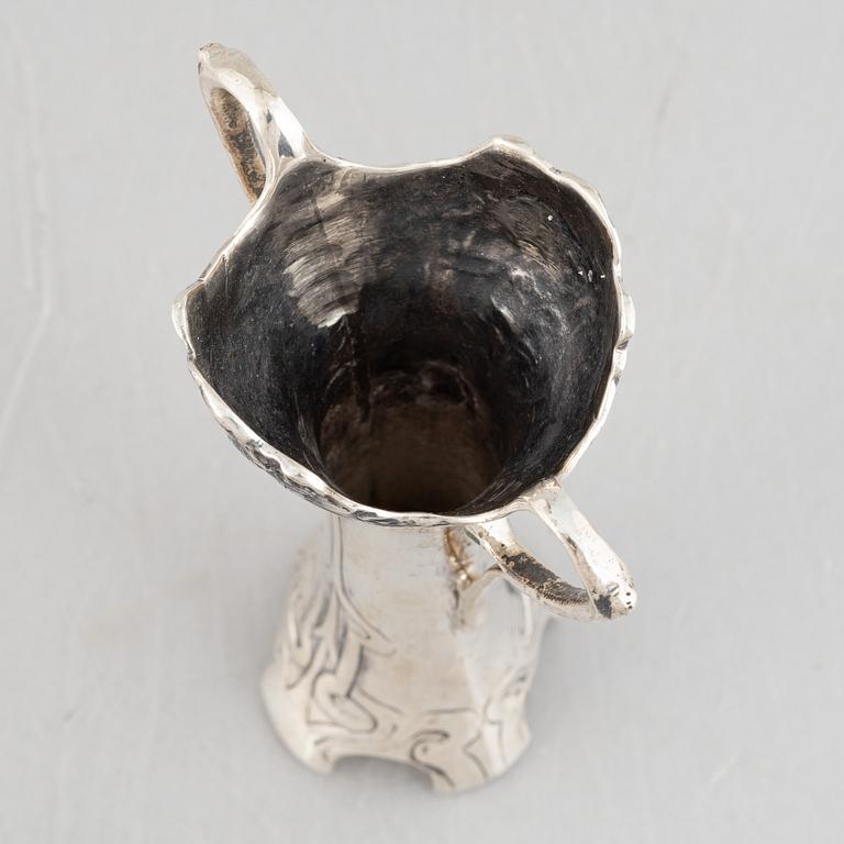 A sterling silver Art Nouveau-style vase, 20th Century.