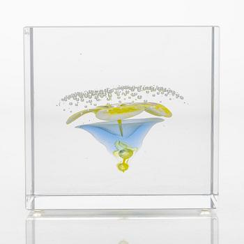 Oiva Toikka, årskub 2000, signerad Oiva Toikka Nuutajärvi 2000, 932/2000.