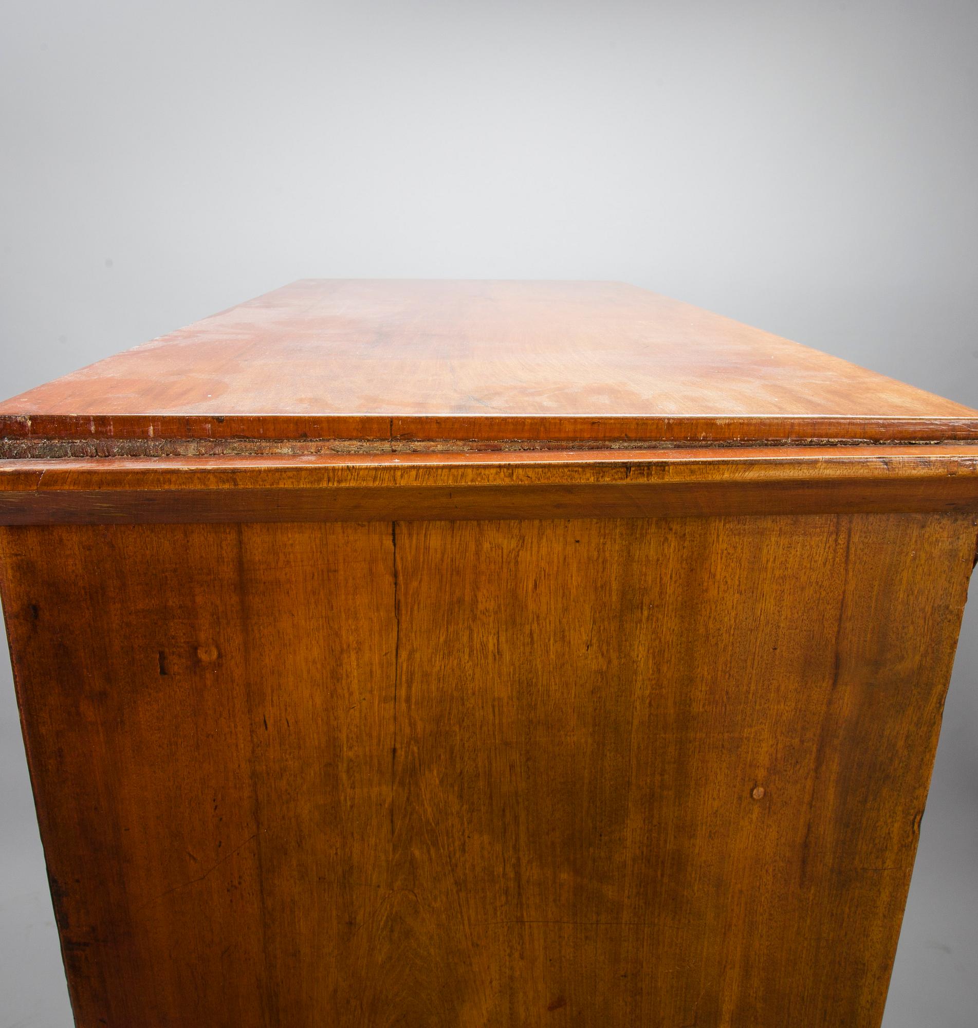CHIFFONIER, mahogny 1800-talets andra hälft.