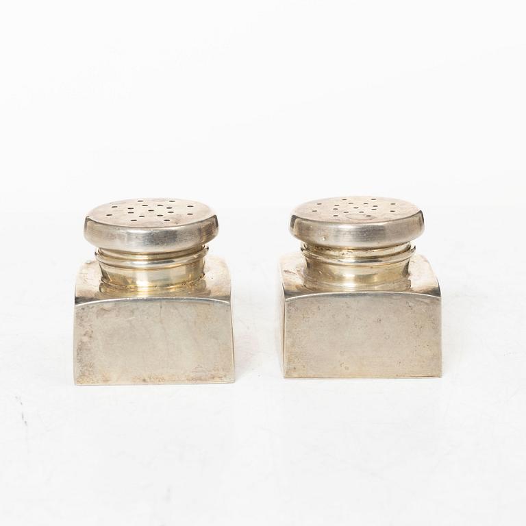 Shakers, a pair, silver, first half of the 20th century.