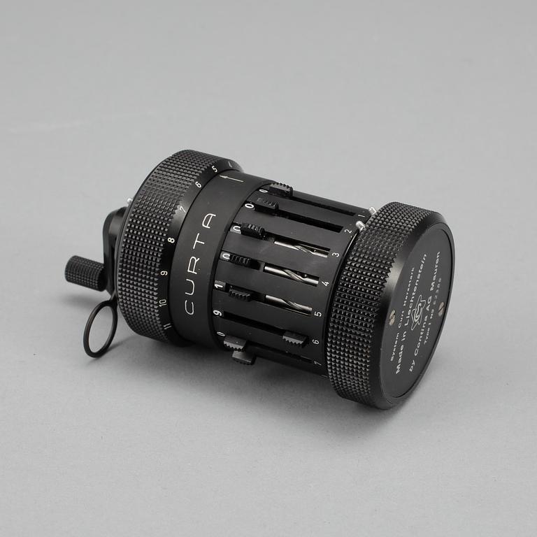 RÄKNEMASKIN, Curta, Contina AG Mauren, Lichtenstein, 1900-talets mitt.