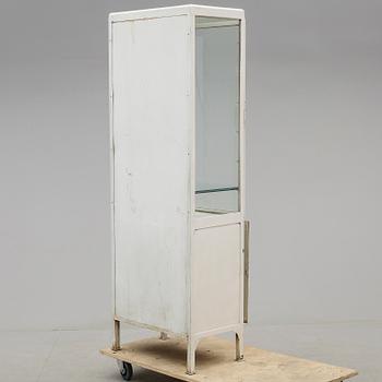 LÄKARSKÅP, plåt,  1930/40-tal.