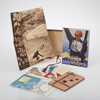 MINNESFÖREMÅL, Olympiska Spelen Garmish Partenkirchen 1936, bl. a. Åke Ekmans bok med autograf.