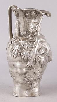 KANNA, tenn. Jugendstil. Märkt J. Garnier.