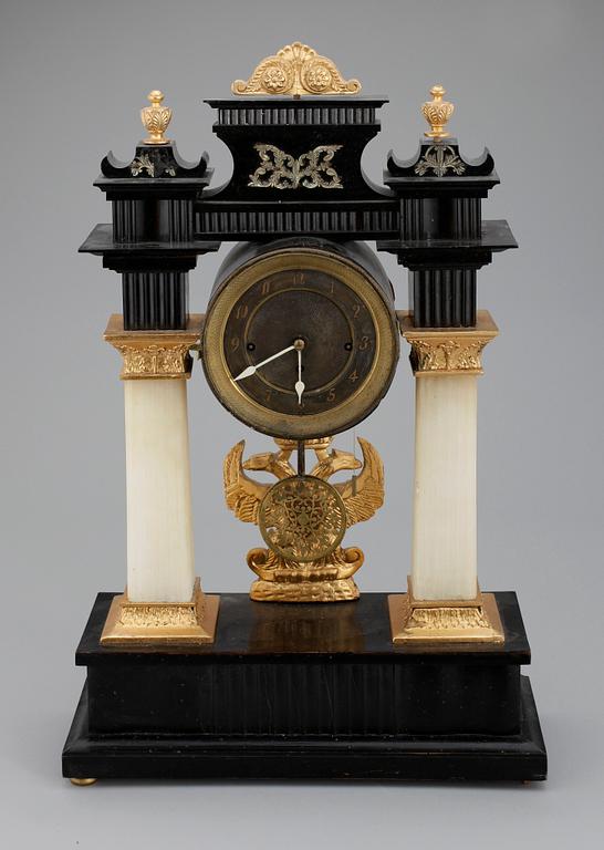 BORDSPENDYL, senempire, 1800-talets mitt.