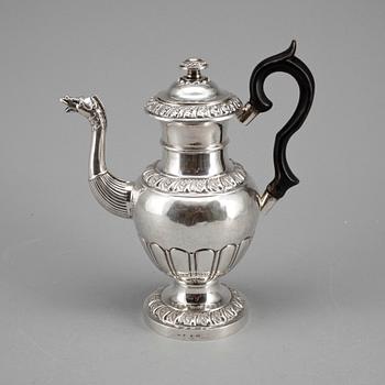 KAFFEKANNA, silver, Anders Lundqvist, Stockholm 1843. Vikt ca 768 gram.