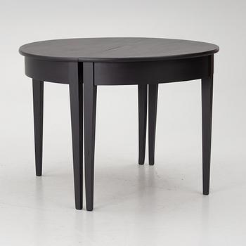 Dining table, early 20th century.