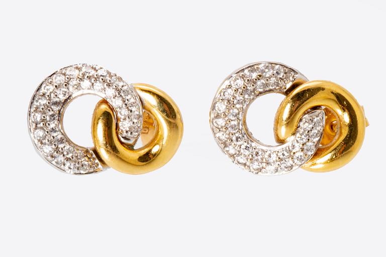 Earrings 18K gold and whitegold and gold brilliant-cut diamonds approx 0,50 ct W/SI.