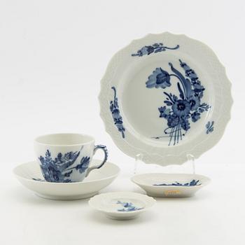Servis  "Blå Blomst" ca 59 dlr Royal Copenhagen Danmark porslin.