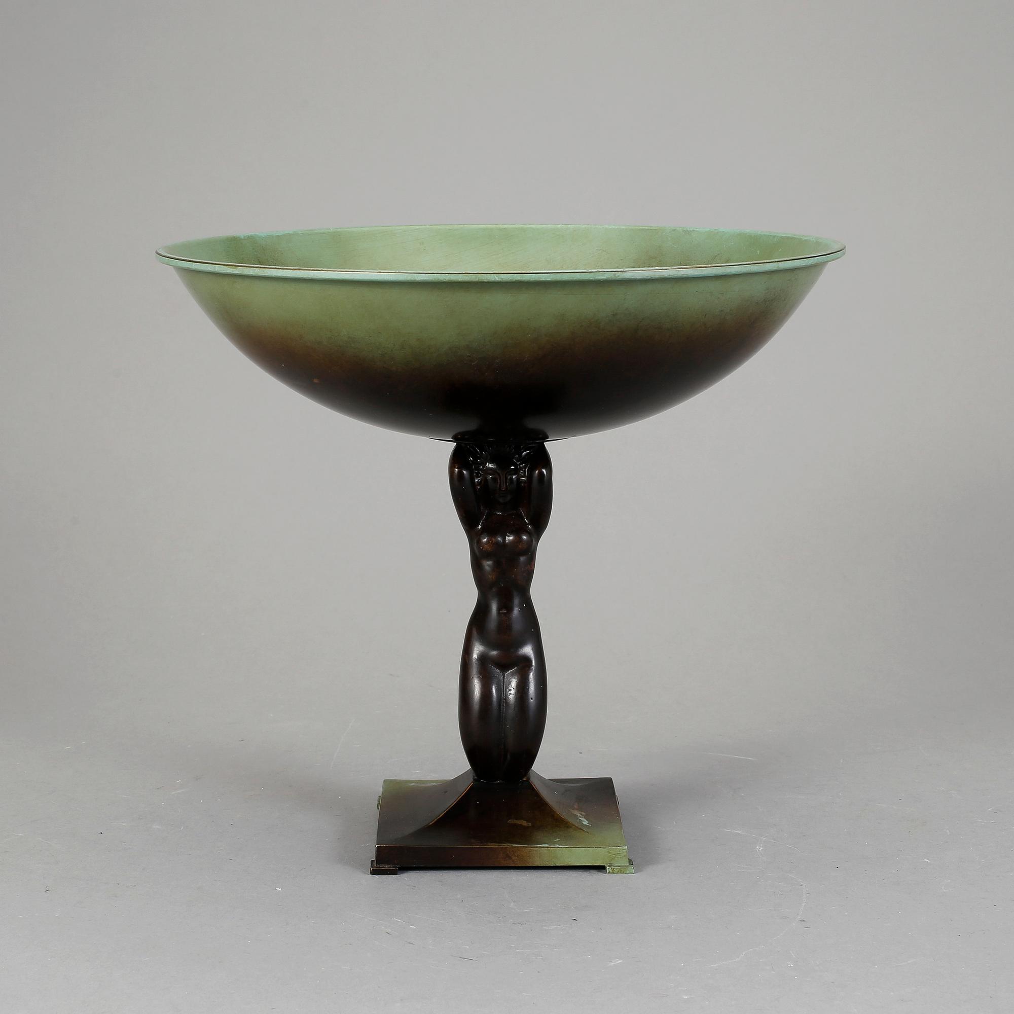 SKÅL PÅ FOT, patinerat brons, Ystad Brons, 1900-tal.