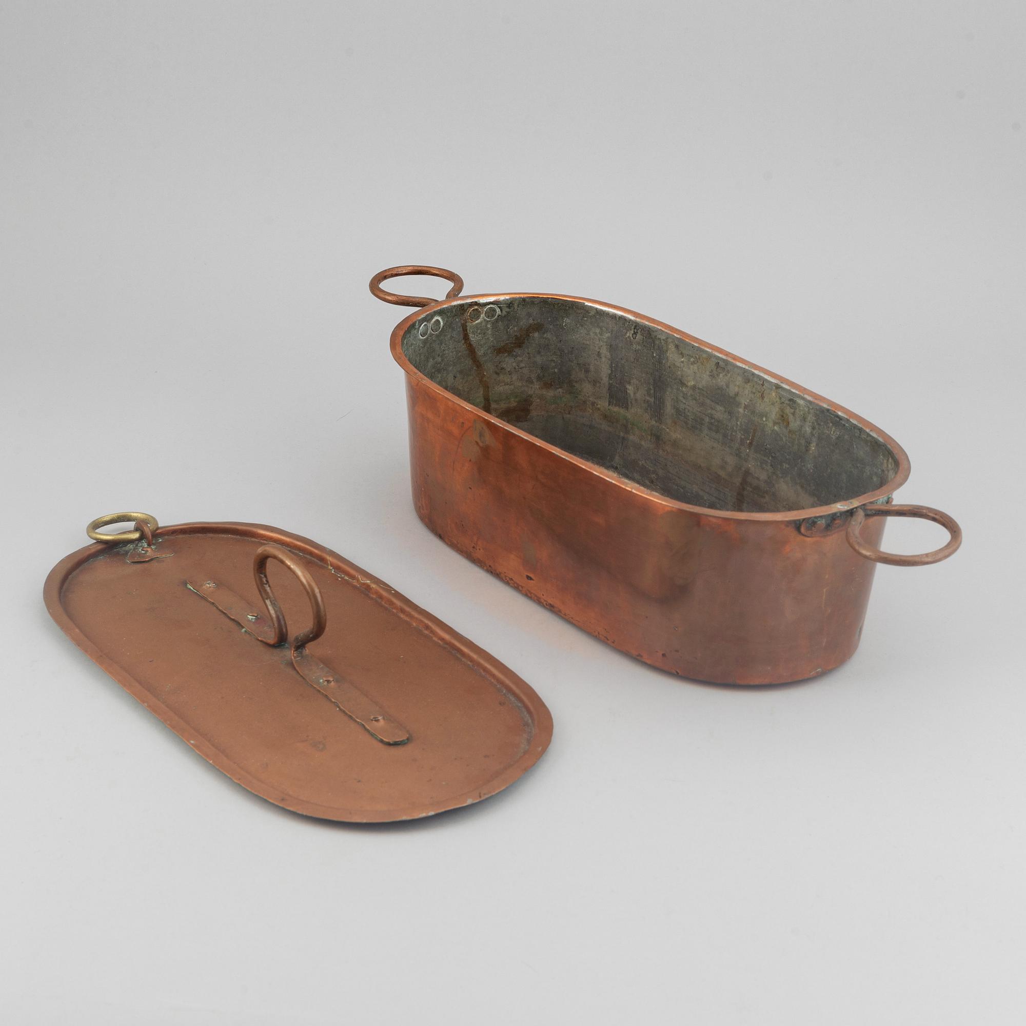 Four pans, copper, around 1900's.