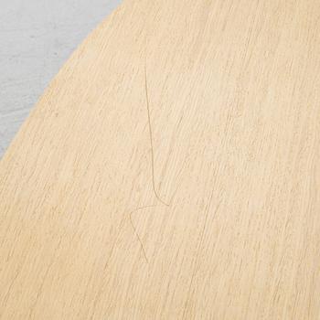 Lievore Altherr Molina, matbord, 'Eolo', Arper.