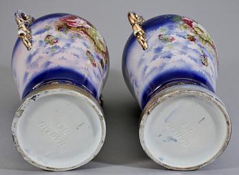 VASER, ett par, flintgods, troligen England, 1800-talets slut.