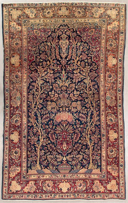 A semiantique Kashan carpet ca 219x134 cm.