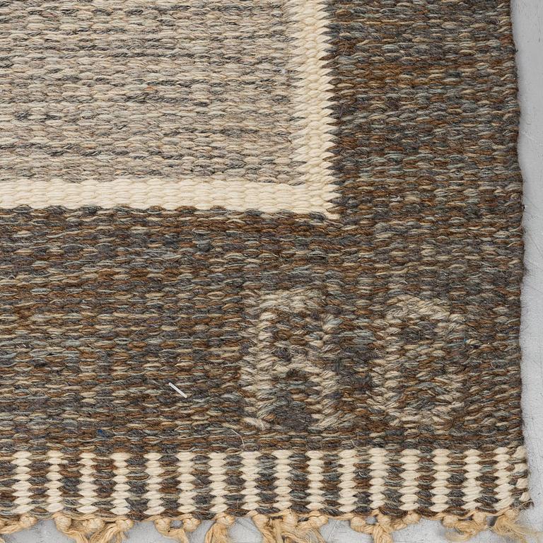 RAKEL CARLANDER, A CARPET, "Ulriksdal", flat weave, ca 306 x 201 cm, signed RC.