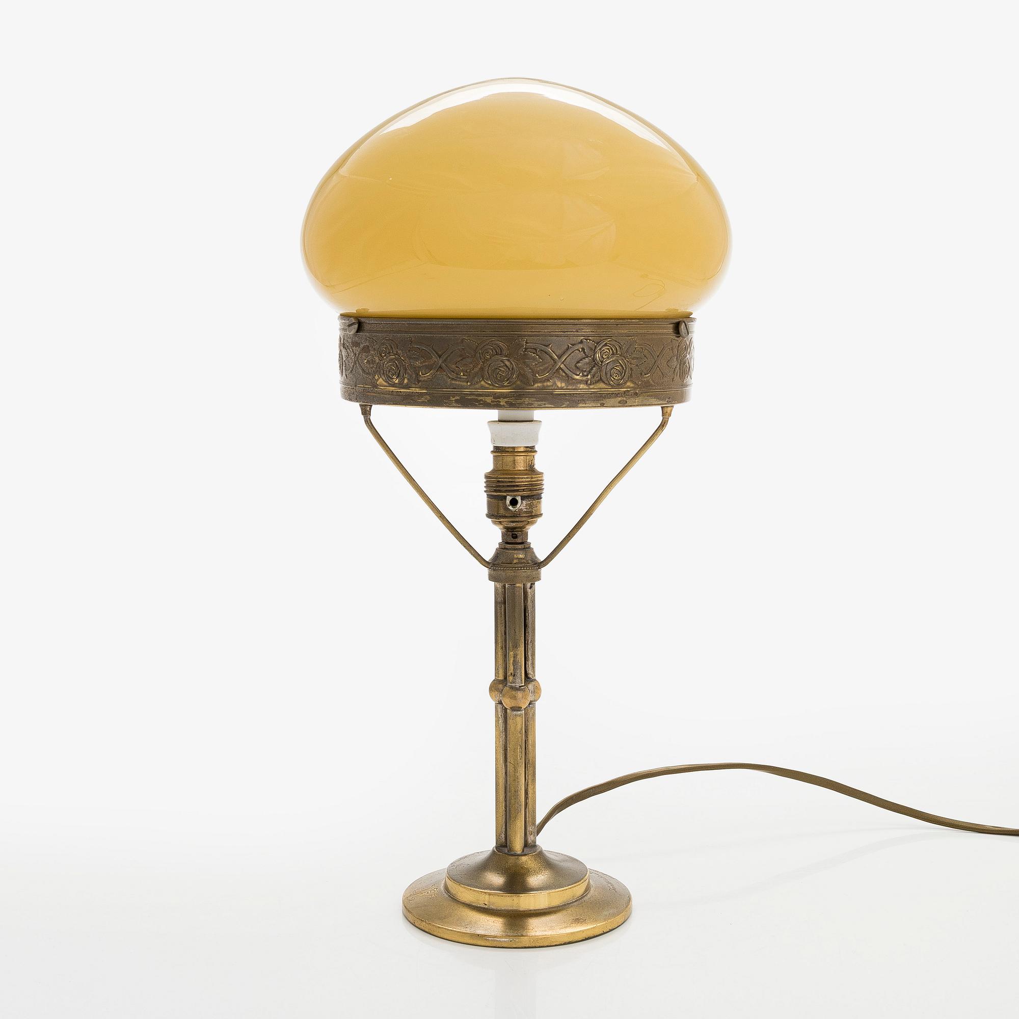 An early 20th century table lamp.