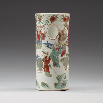 PERUKVAS, porslin. Sen Qing dynasti.