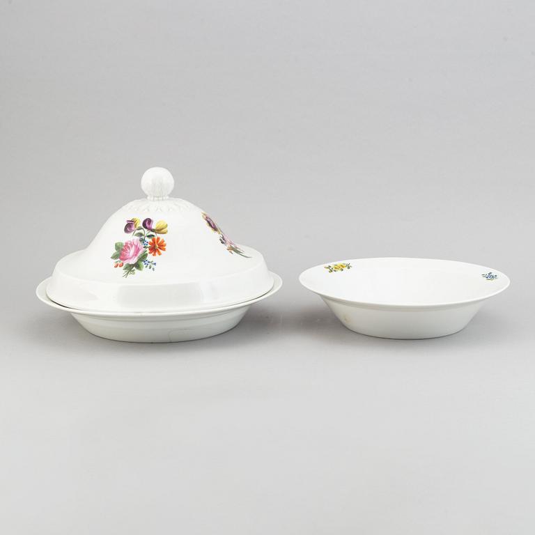 A 19th century 42-pcs porcelain dinner set, Berlin.