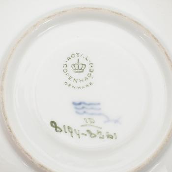 SERVISDELAR, ca160+8 delar, porslin, "Blå blomst", Royal Copenhagen, 1900-tal.