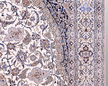Nain part silk, 6LAA, signed, ca 392 x 300 cm.