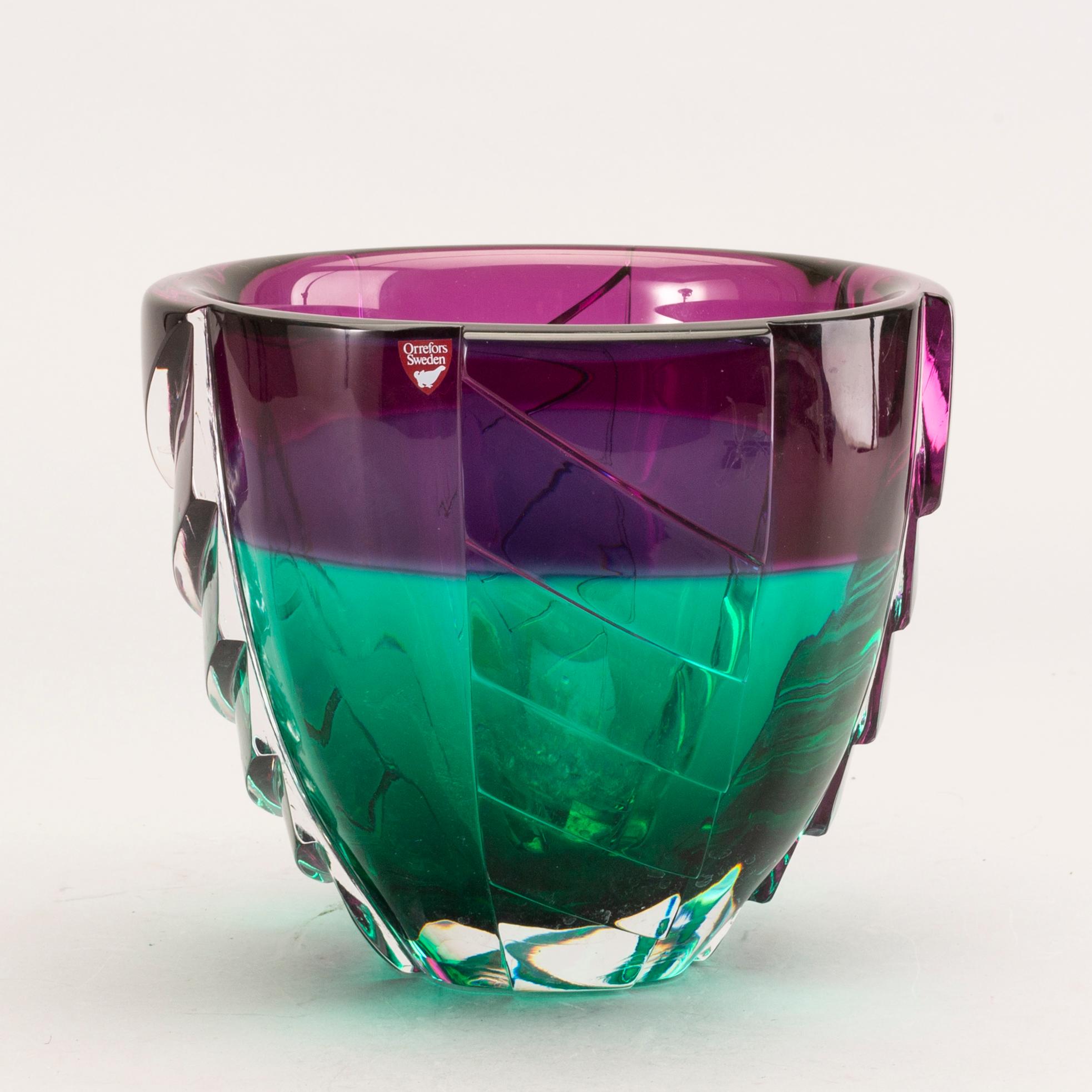 ERIKA LAGERBIELKE, vase in glass, 91. Signed.